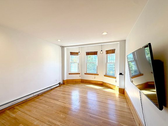 4th image of 148 Berkshire St APT 4