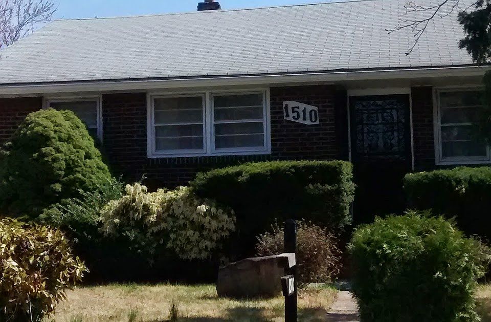 2nd image of 1510 Hillside Terrace