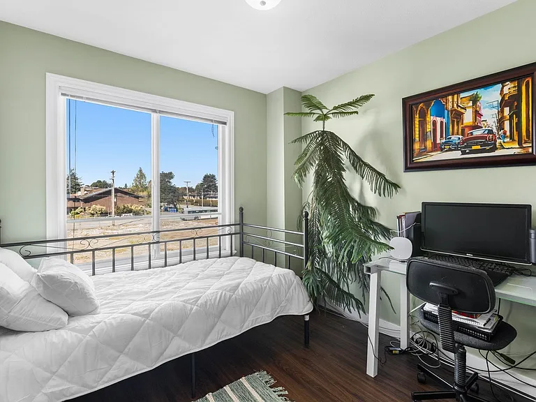 8080 Francis Rd — Photo 10