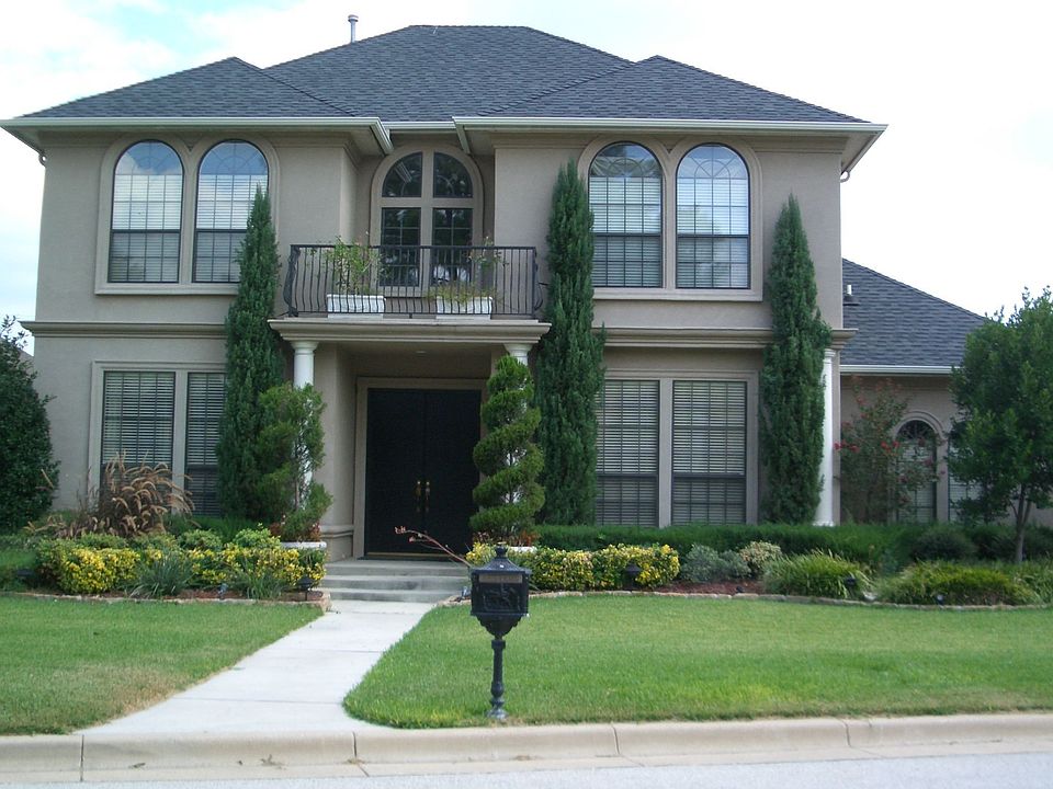 Real Stucco/Front House