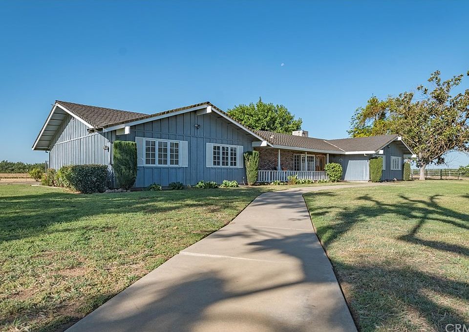 1st image of 5847 E Yosemite Ave