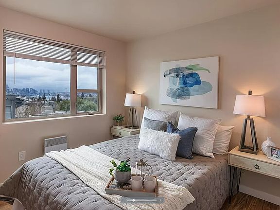 5th image of 4521 8th Ave NE #504