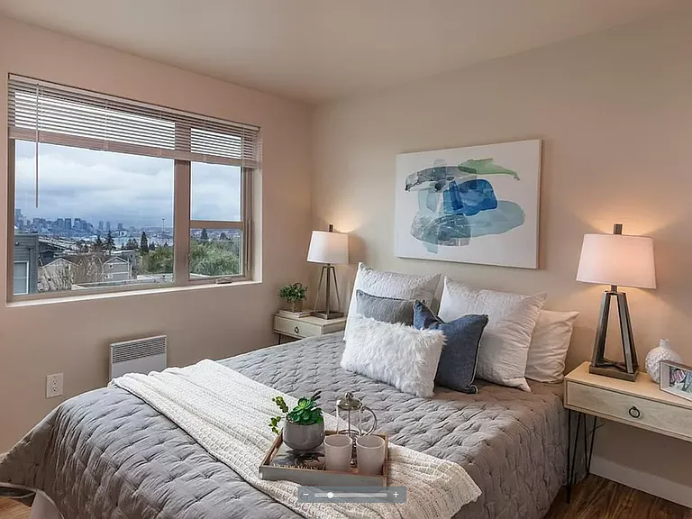 4521 8th Ave NE #504 — Photo 5