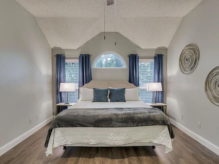 1717 Parkwood Dr — Photo 14