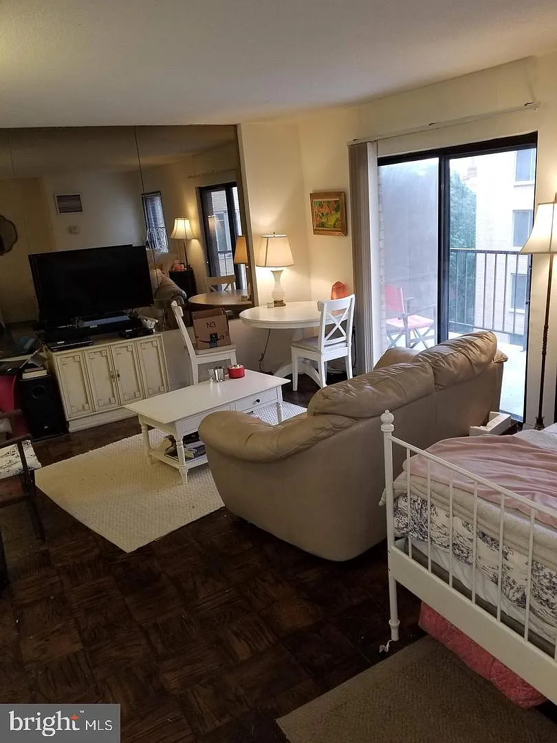 Webster House Condominium — Photo 4