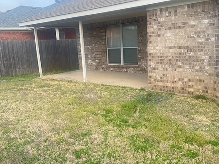 2913 Vicksburg Ln — Photo 36