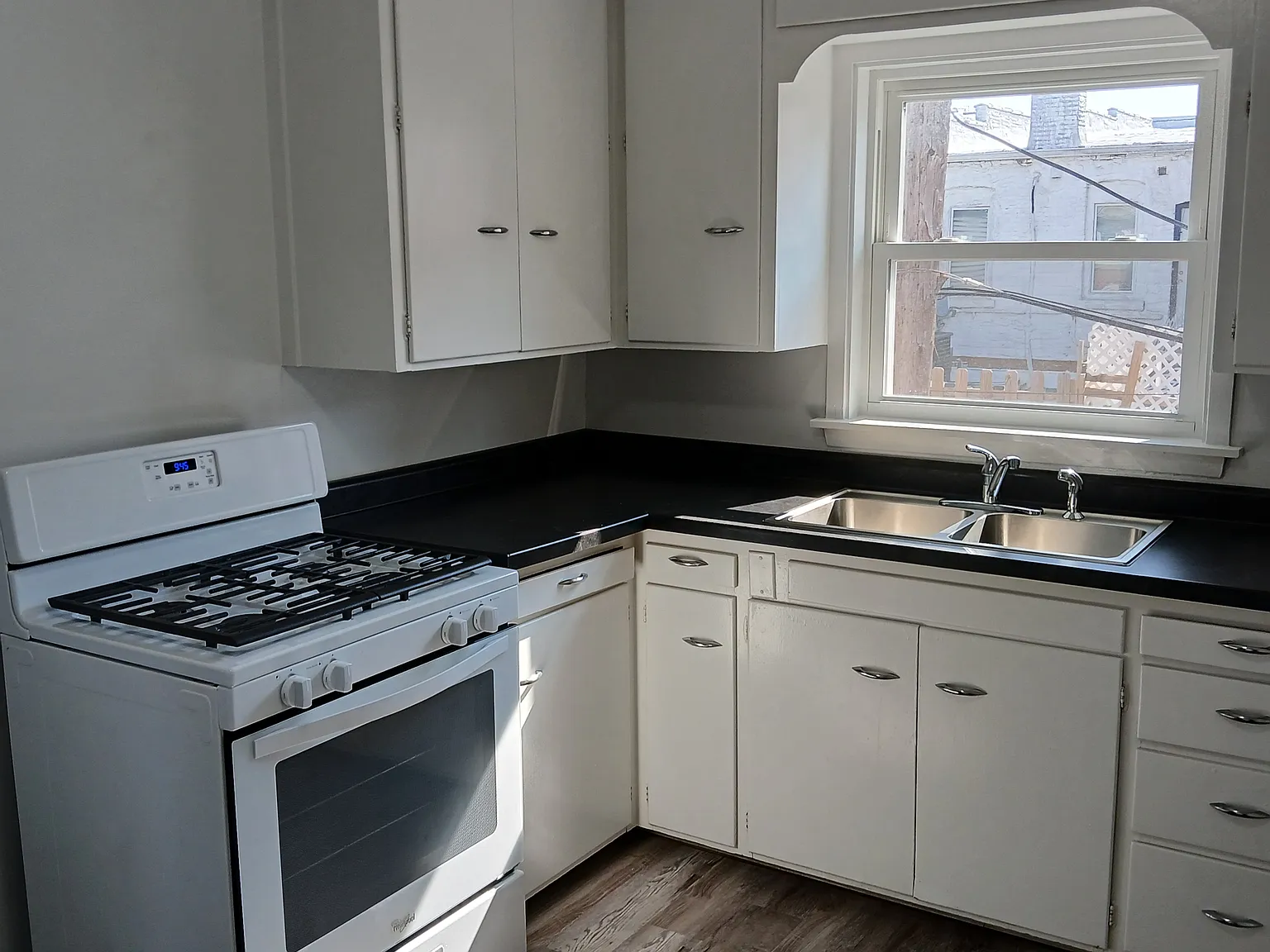 1 bed, 600 sqft, $975 — Photo 4