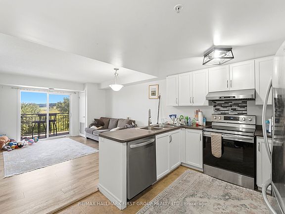 4th image of 19 Waterford Dr #403