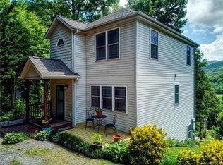 2 Gabrielle Ln, Asheville, NC 28805