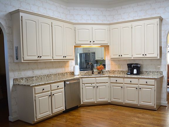 5th image of 3926 Gaineswood Ln