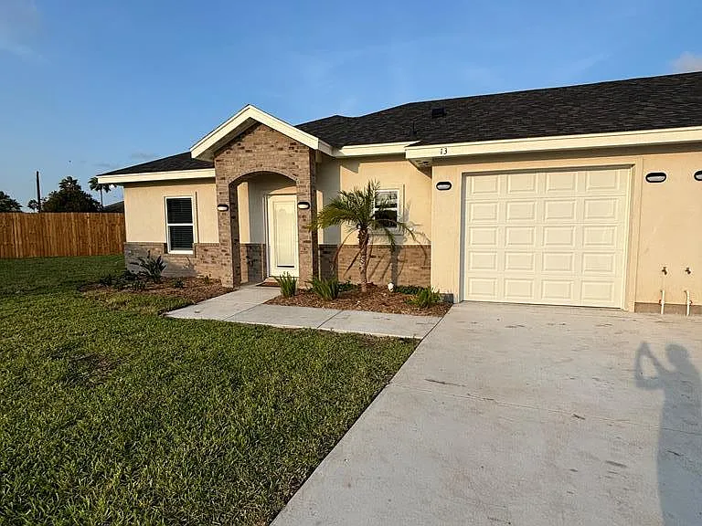 13 N Bay Hill Dr — Photo 1