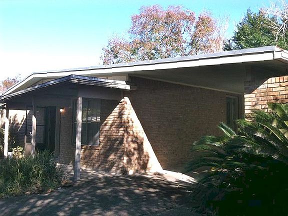 3rd image of 180 Miramar Dr