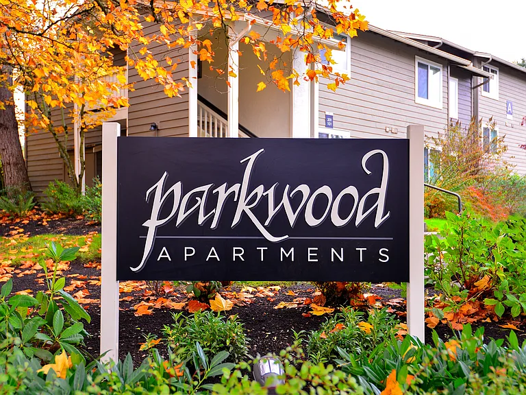 Parkwood Apartments — Photo 13