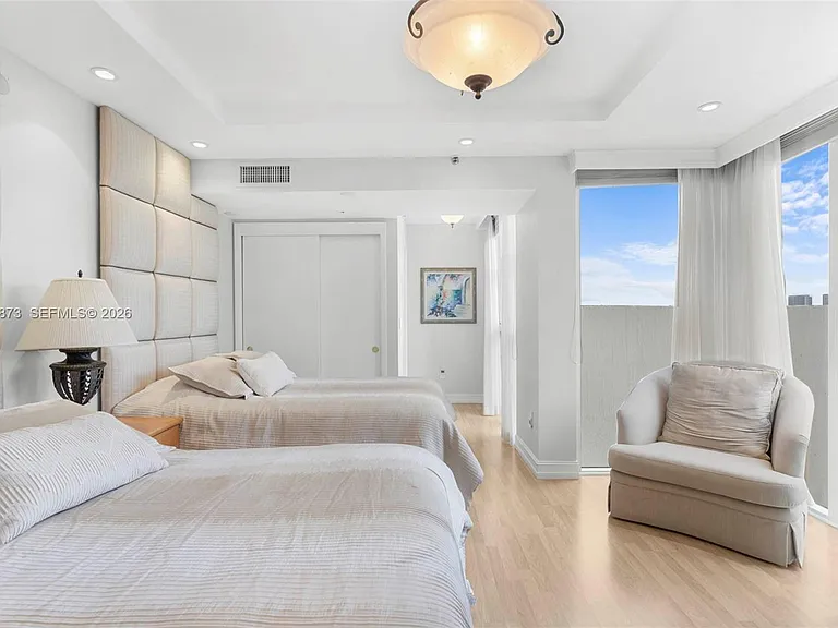 19111 Collins Ave #604 — Photo 27