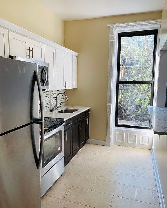 1st image of 326 Jefferson Ave APT 2