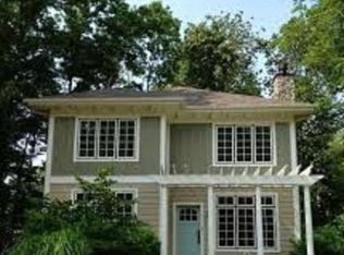 11132 Abbey Ln, New Buffalo, MI 49117