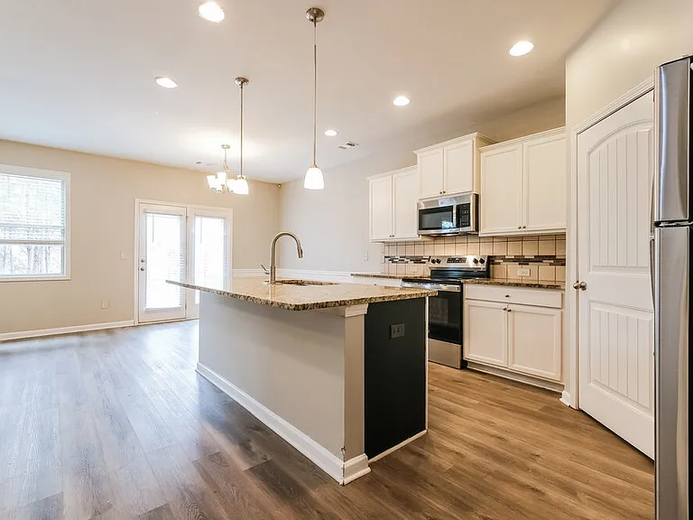 538 Jadetree Ln — Photo 8