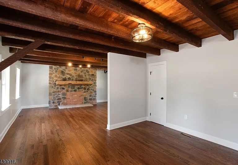 230 Skillmans Ln — Photo 4