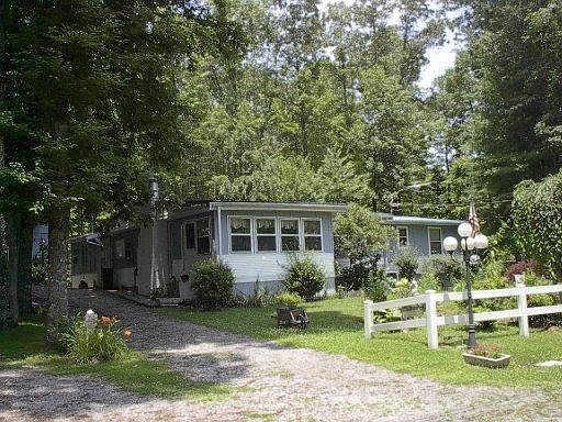 3rd image of 5838 Lakeshore Dr