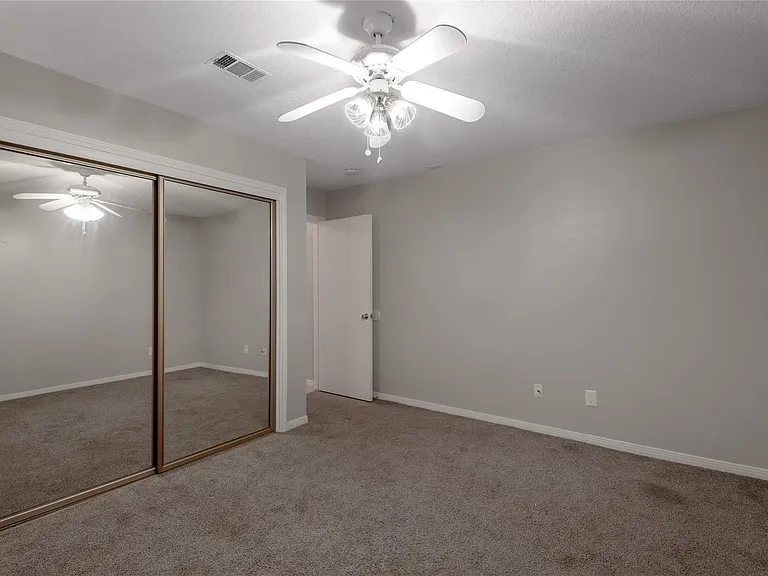 2401 Sycamore Ave #C2 — Photo 22