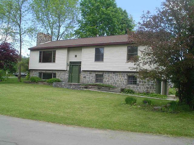 1st image of 5 Towpath Ln