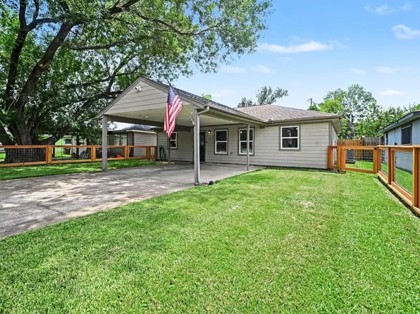 4818 27th St, Dickinson, TX 77539