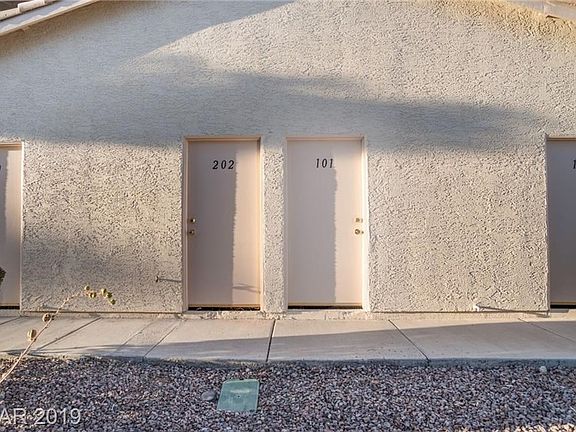 THIS IS THE EXTRA STORAGE INCLUDED/ SIDE OF THE BUILDING