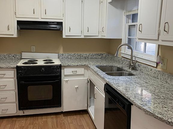 3rd image of 1443 Forest Villa Dr NW Unit A