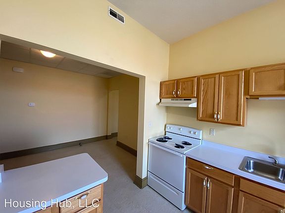 3rd image of 786 7th St E APT 1