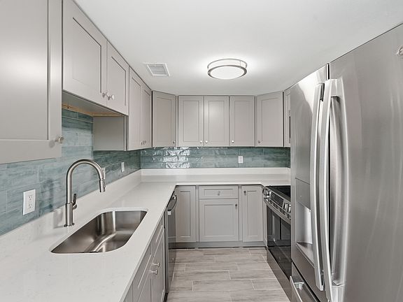 5th image of 548 Plaza Seville Ct APT 89