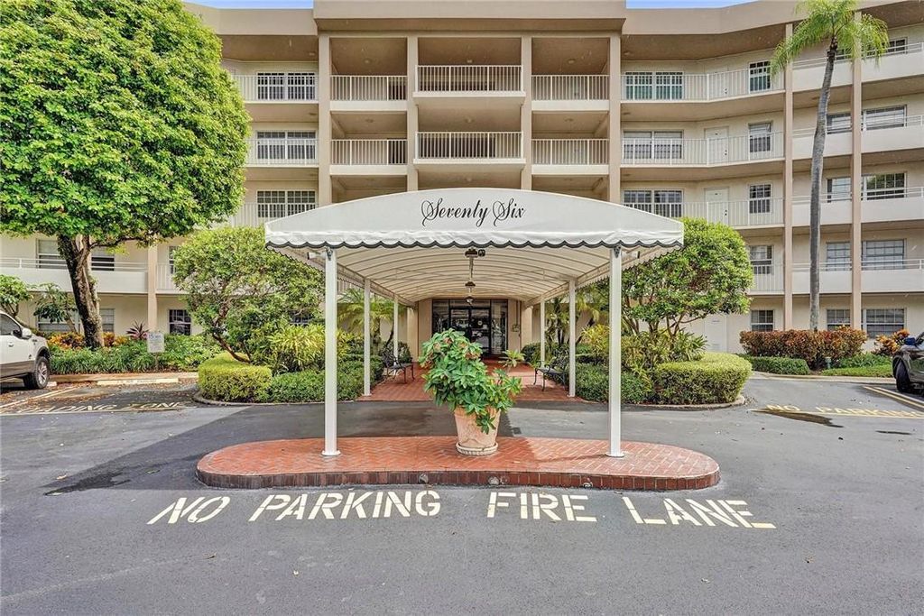 3900 Oaks Clubhouse Dr APT 107, photo 5