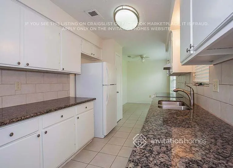 16223 Barcelona Dr — Photo 5