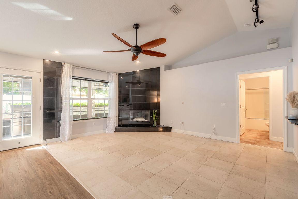 next background image