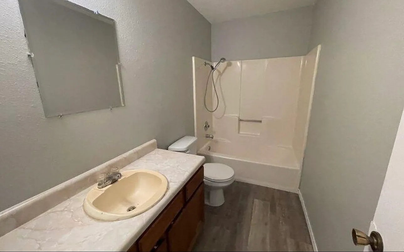 2 bed, 725 sqft, $850 — Photo 4