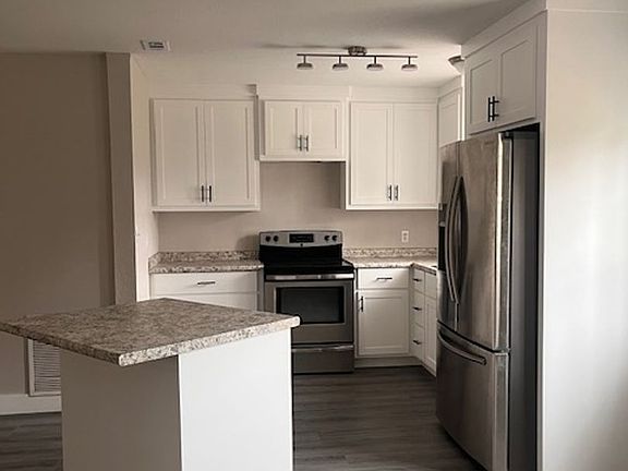 5th image of 1104 Pineview Dr