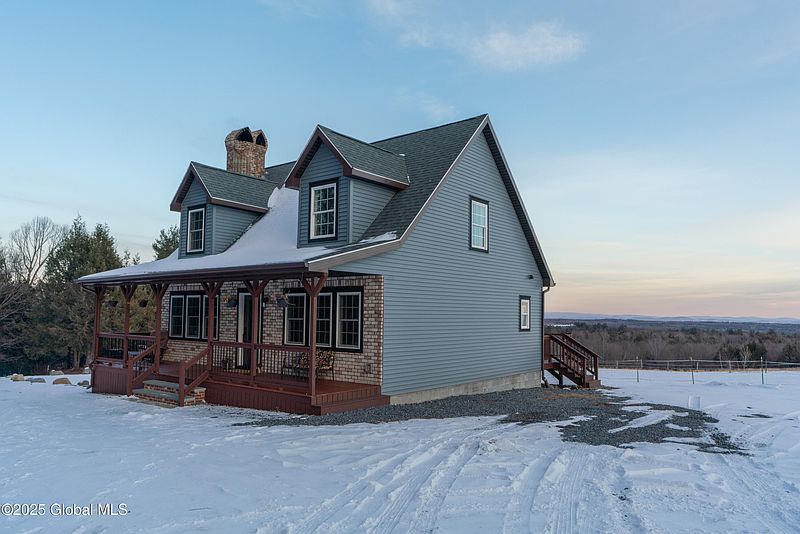 3rd image of 305 Ormsbee Road