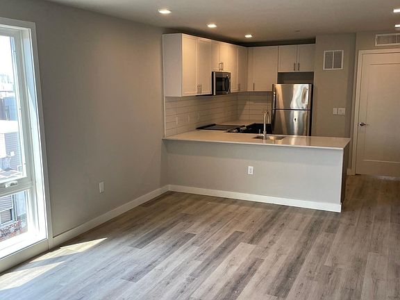 3rd image of 808 N 19th St APT 107