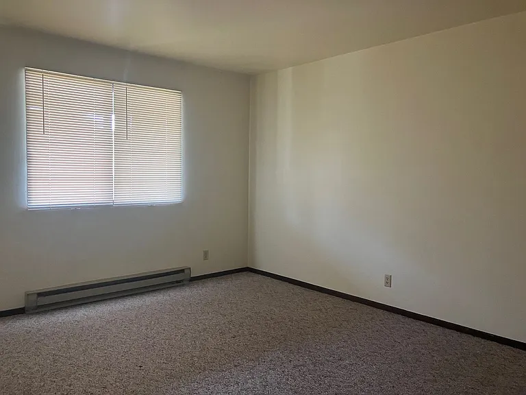 380 Mill Ave — Photo 9