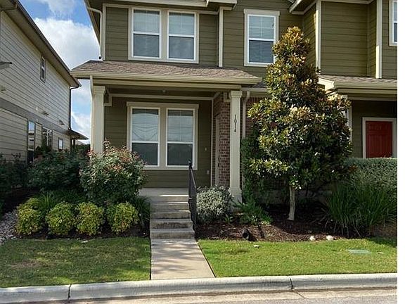 2nd image of 1014 Lost Pines Ln