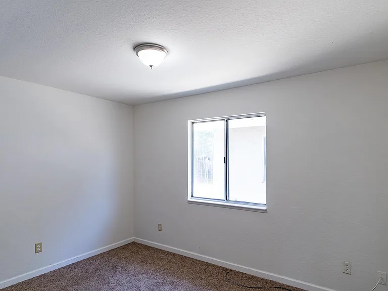 645 S Avenue 647A #647B-649B — Photo 14