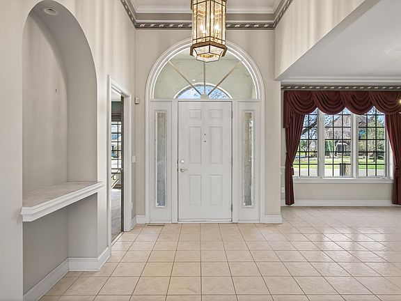 3rd image of 3532 Rae Ln