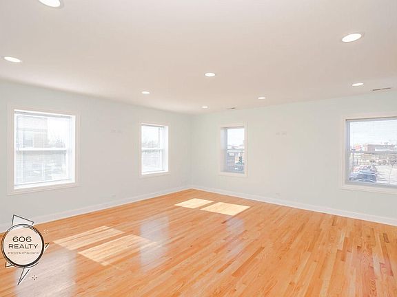 5th image of 4454-60 W Diversey Ave #4456-2