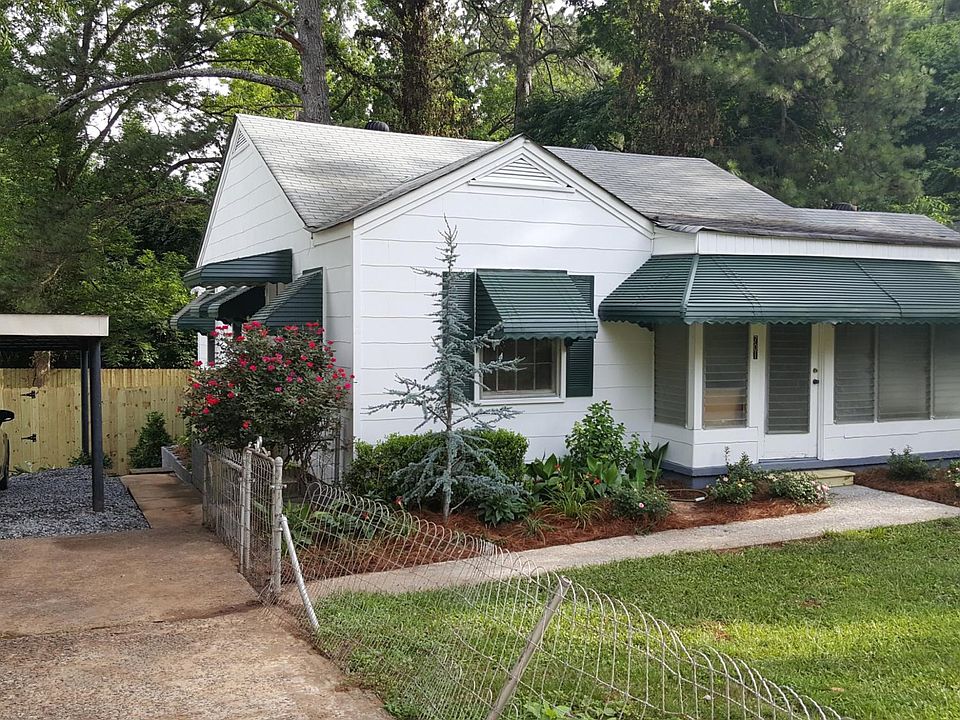 1st image of 701 Mozley Dr SE