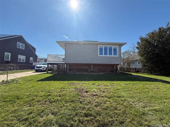 73 Waterford Level, Island Park, NY 11558