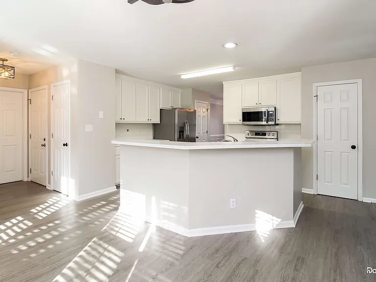 22 Brackenwood Ct — Photo 2
