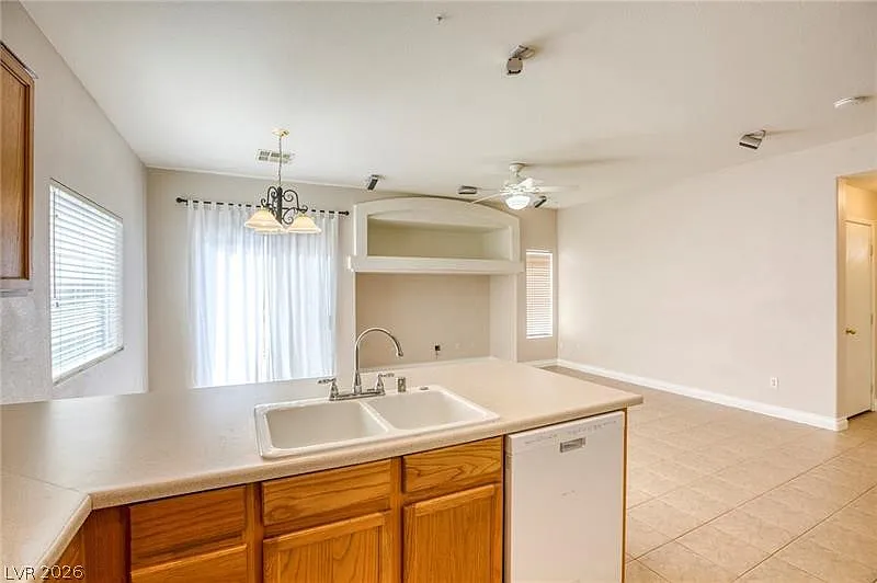 2 bed, 2.0 bath, 1288 sqft, $1,900 — Photo 4