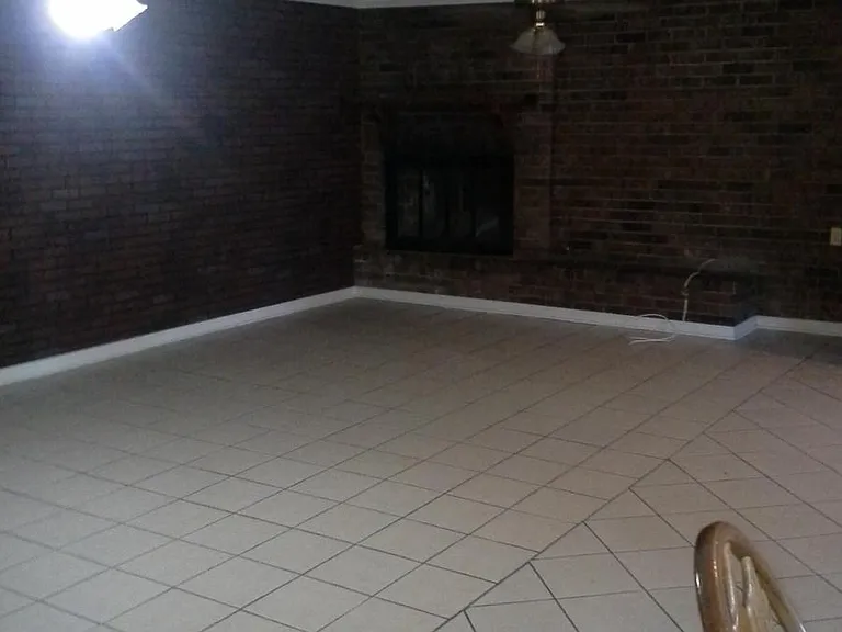 100 Myra St — Photo 2