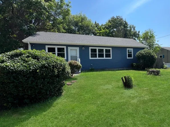 33 Wakefield St, Springfield, MA 01151