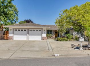70 El Molino Dr, Clayton, CA 94517