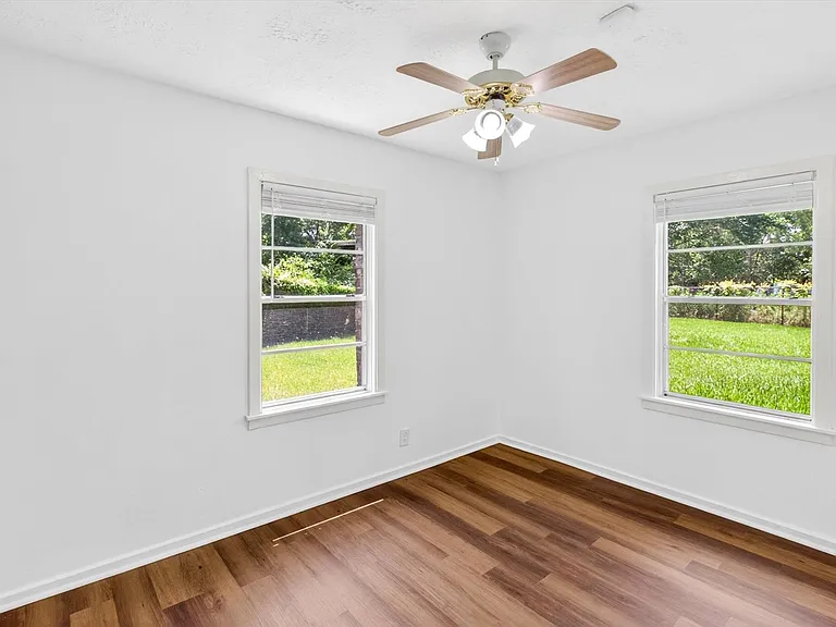 7822 Richland Dr — Photo 12
